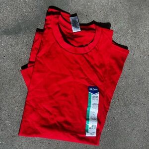 Gildan Blank red shirt in adult XL